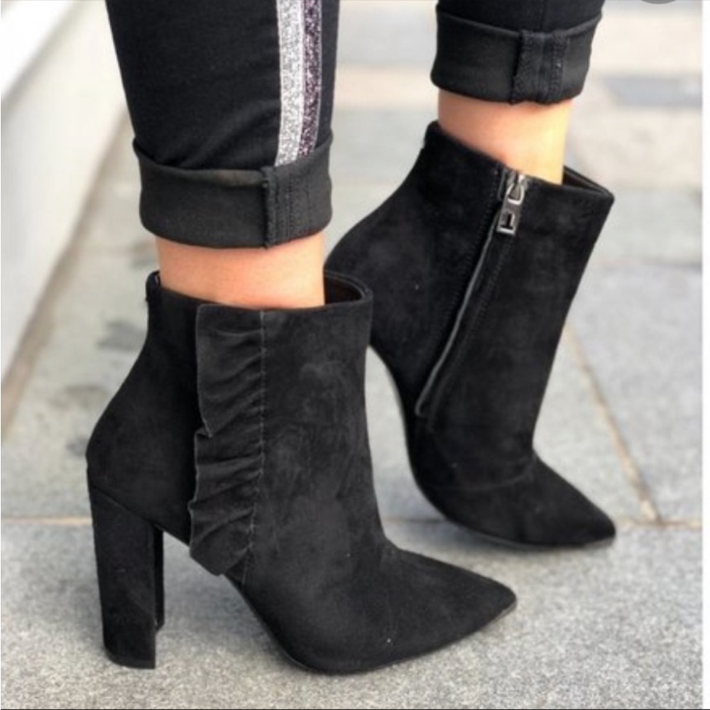 Ted Baker London Suede Leather Frillis Heeled Bootie Size 10